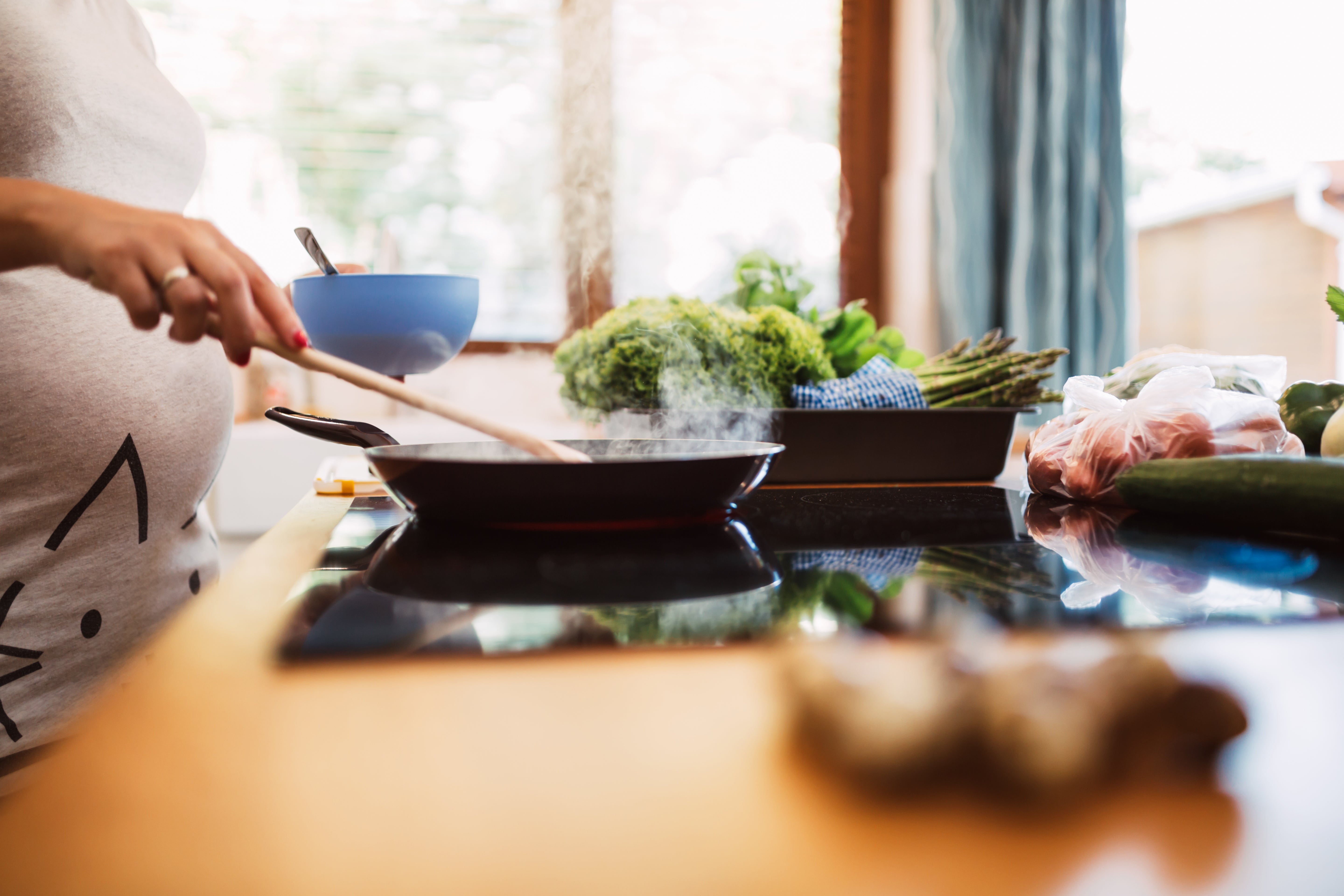 5 Great Benefits of Using an Induction Cooktop Stove